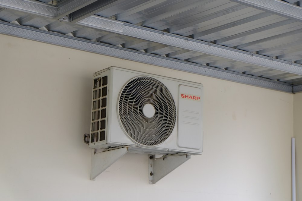 Outdoor residential air conditioning unit